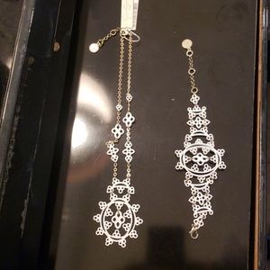 Jessica Simpson White Necklace and Bracelet